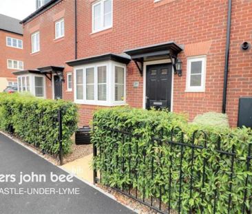 4 bedroom semi-detached house to rent - Photo 2