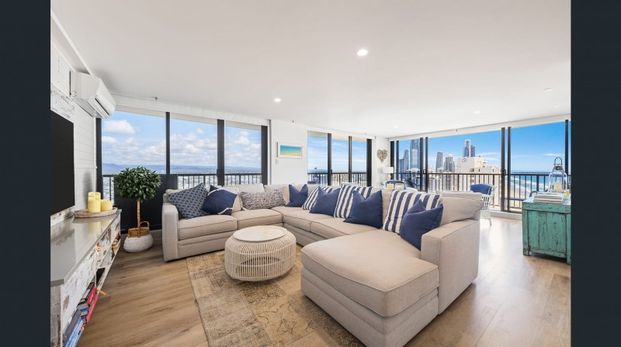 Luxury 2-Bedroom Apartment with Breathtaking Ocean Views - 30th Floor - Photo 1