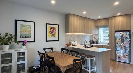 Modern & Low-Maintenance Living in the Heart of Ellerslie - Photo 2