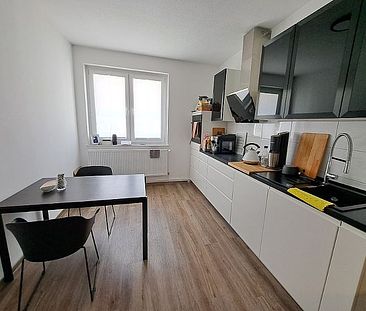 Modernisierte 3-Zimmer-Wohnung mit Balkon in Bremerhaven-Geestemünde - Foto 3