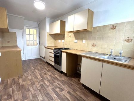 2 bedroom maisonette to rent - Photo 2