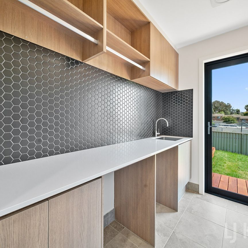 Beautifully Renovated 5 Bedroom House - Photo 1