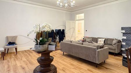 4 bedroom flat to rent - Photo 5