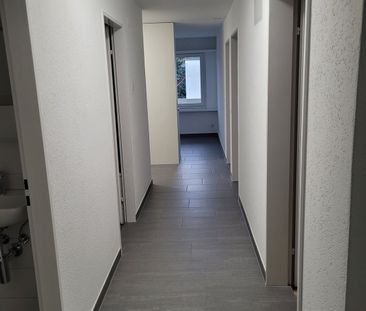 Rent a 4 rooms apartment in Fahrweid - Photo 1