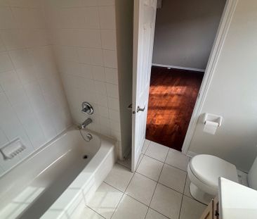 For Lease - 12 Black Creek Drive Unit# Coachhouse, Markham, Ontario - Photo 5