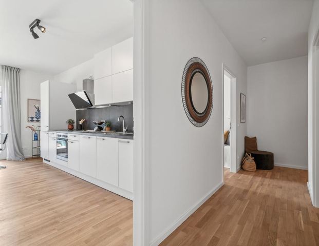 Elegantes Wohnen: 2-Zimmer-Wohnung mit moderner Einbauküche und Balkon - Photo 1