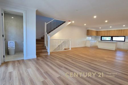 Ultra Premium Residence in the Heart of Springvale - Photo 4