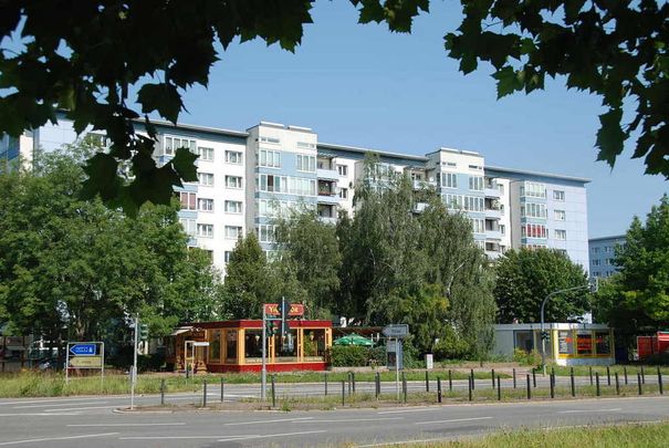 inmitten der City gelegene 2-Raum-Wohnung mit Balkon - Foto 1