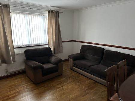 Room in a Shared House, Wilbraham Road, M14 - Photo 3