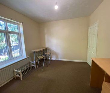 Redhill, SO16 - Photo 6