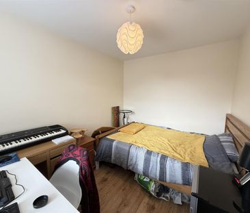 21 Albert Street - Photo 2