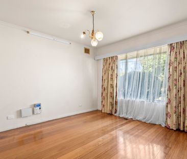 Comfort, Space & Convenience in the Heart of Gladstone Park - Photo 6
