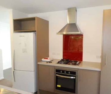 3 BEDROOM TOWNHOUSE - Photo 1