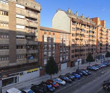 Alquiler de piso en Avenida Torrelavega - Photo 1