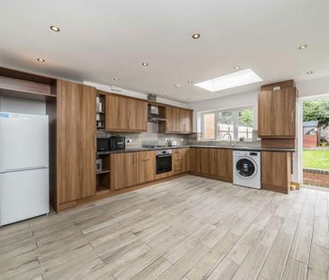 4 bedroom terraced house to rent - Photo 2