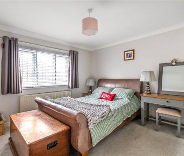 4 bedroom detached house to rent - Photo 2