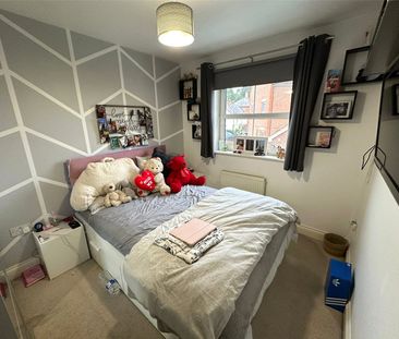 East Hundreds, Fleet, Hampshire, GU51 - Photo 2