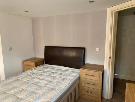 2 bedroom apartment to rent - Photo 4