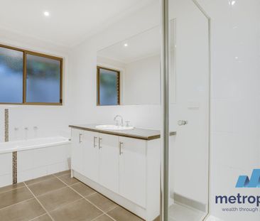 8 Rhone Grove, SKYE, VIC - Photo 6