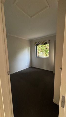 Charming 2BR Home w/ Garden - Weymouth - Photo 4