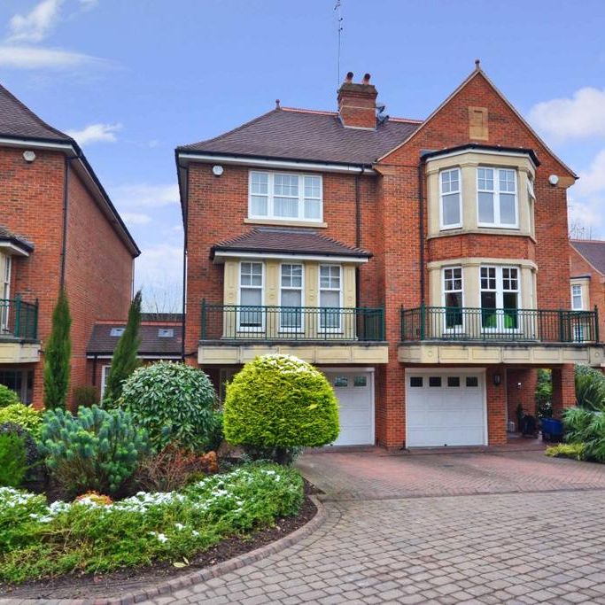5 bedroom semi-detached house to rent - Photo 1