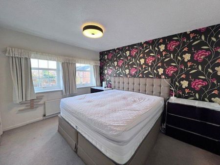 4 bedroom detached house to rent - Photo 5