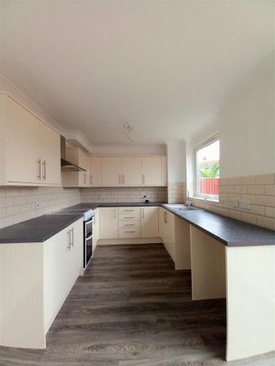 3 bedroom terraced house to rent - Photo 1