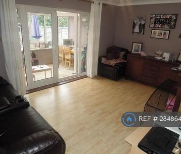 2 bedroom terraced house to rent - Photo 2