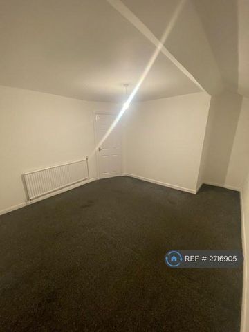 2 bedroom semi-detached house to rent - Photo 4