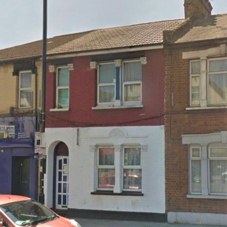 1 bedroom ground floor flat to rent - Photo 2