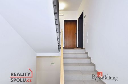 Pronájem bytu 1+kk 34 m² - Photo 2