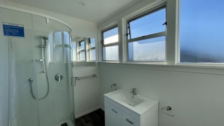 Castlecliff - 3 Bedrooms - Photo 2