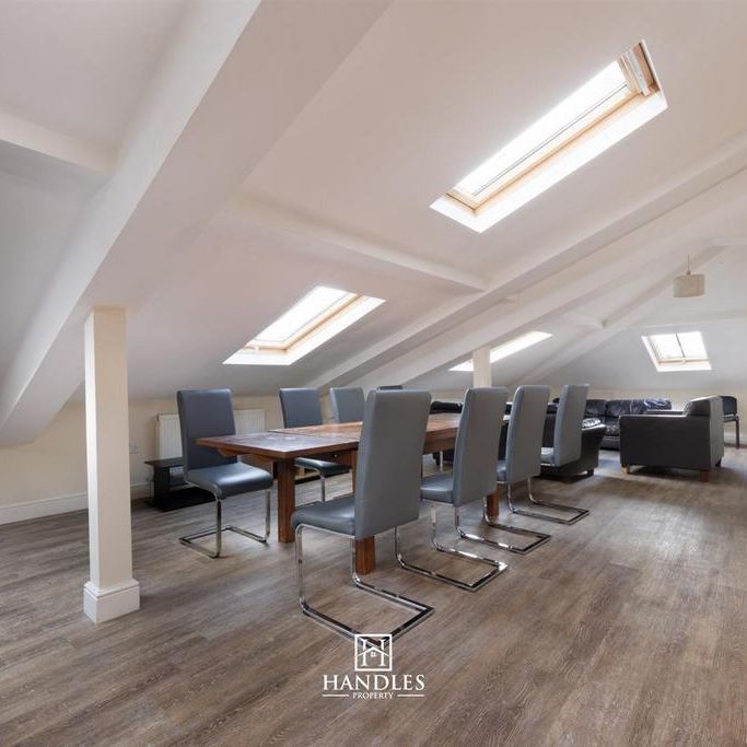 8 bedroom apartment to rent - Photo 1