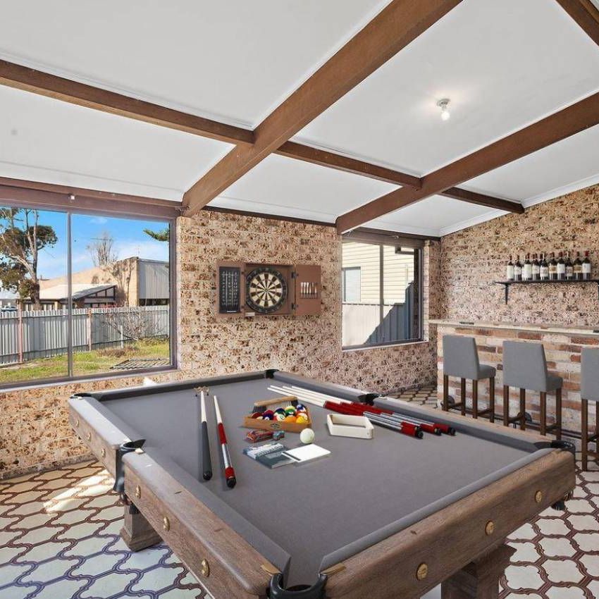 GRAND FAMILY HOME! - Photo 1