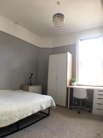 5 bedroom terraced house to rent - Photo 2