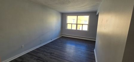 For Lease - 300 Montrave Avenue Unit# 8, Oshawa, Ontario - Photo 2