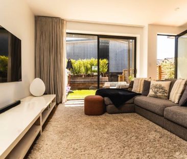 Warm and Inviting St Vincents Ave Beauty - Photo 2