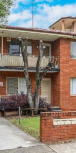 Two Bedroom Apartment in a Convenient Location! - Photo 4