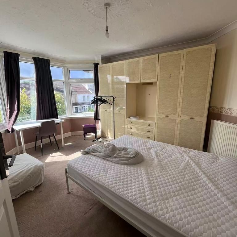 1 bedroom in a house share to rent - Photo 1