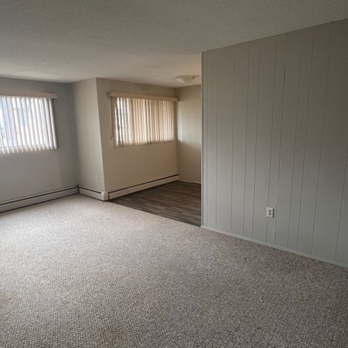 Spacious 2 Bedroom 1 Bath Apartment in the heart of Red Deer!! - Photo 1