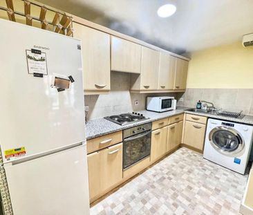 2 bedroom Flat To Let - Photo 5