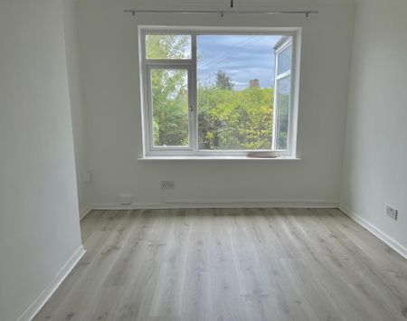 2 bedroom semi-detached bungalow to rent - Photo 2