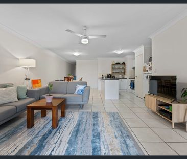 Modern Comfort & Low-Maintenance Living in a Quiet Wulkuraka Pocket - Photo 3