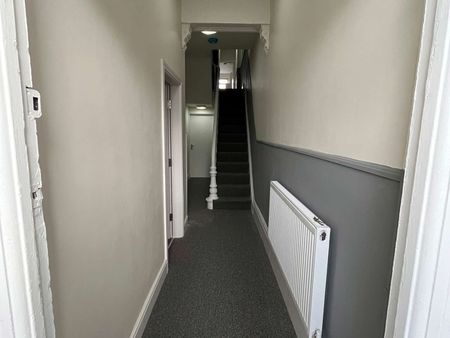 ✨ Modern All En-Suite HMO in Cleethorpes – Stylish Living, All Bills Included ✨ Room 4 - En-suite - Photo 5