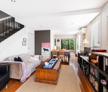 Well Located Corner Townhouse - Photo 6