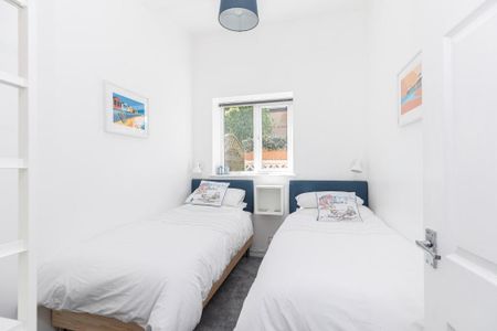 2 bedroom ground floor flat to rent - Photo 5