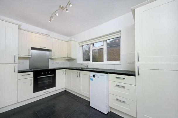 Greystoke Gardens, London, W5 - Photo 1