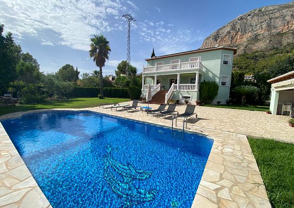 Modern house to rent for winter in Montgo Javea