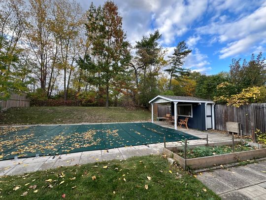 For Lease - 183 Grove Park Drive, Burlington, Ontario - Photo 1