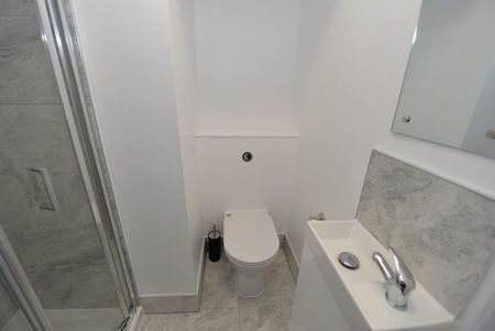 1 bedroom in a house share to rent - Photo 5